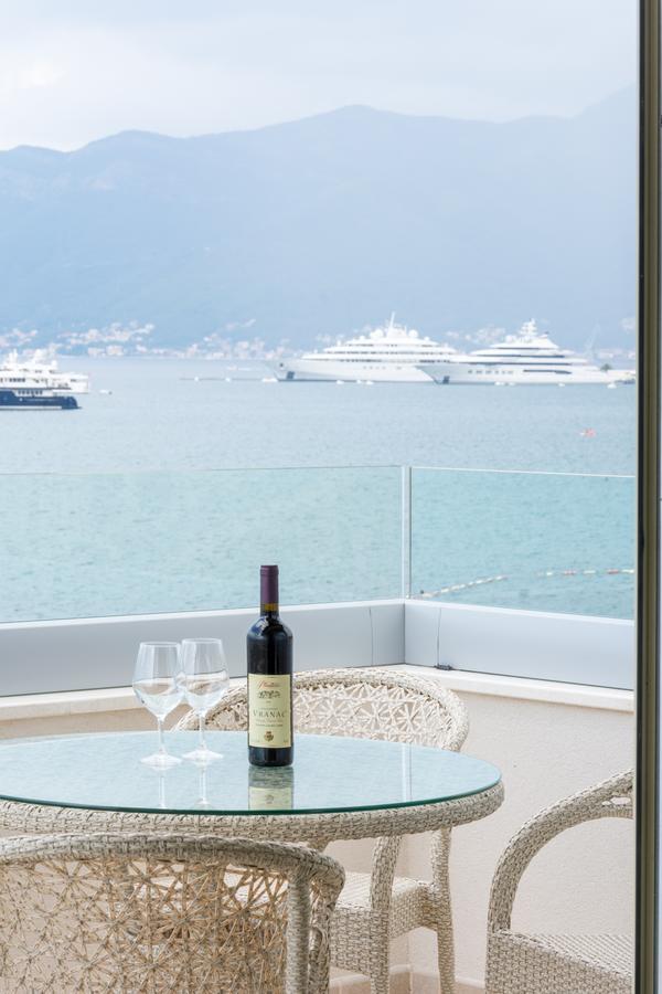 Boka Di Mare Apartment Тиват Екстериор снимка